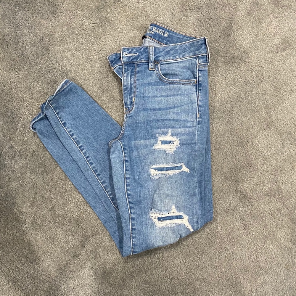 AE SUPER Stretch Distressed Jeans